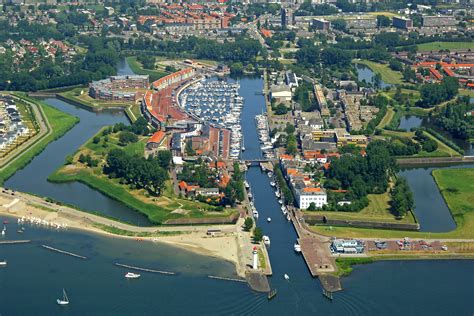 Hellevoetsluis .